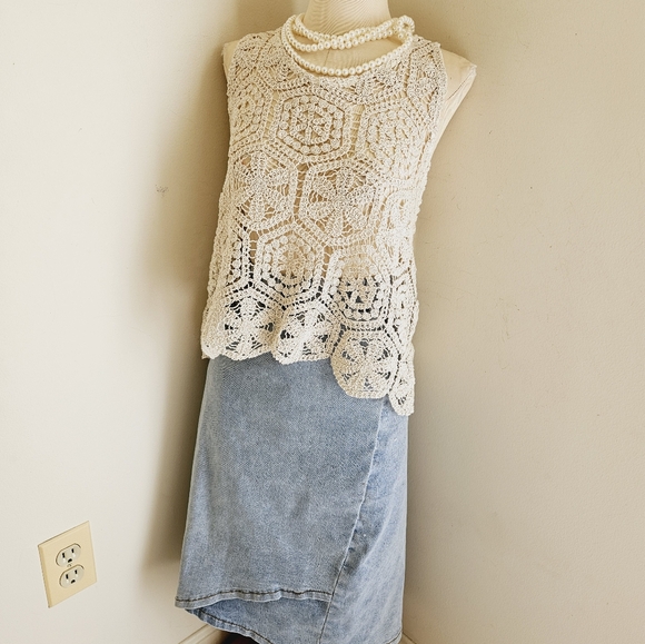 SEXY ASYMETRIC STRETCH DENIM SKIRT WITH FREE CROCHET CAMI TOP - Picture 2 of 8